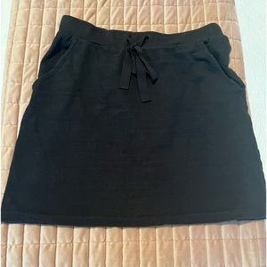 LOFT outlet black skirt. So Med worn once/like new condition. Super comfortable